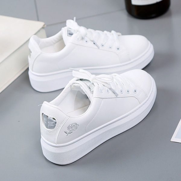 1a636afd-a828-4ad1-ac01-40e7a51d83e2.jpg Stylish women's athletic shoes حذاء أنيق رياضي للمرأة